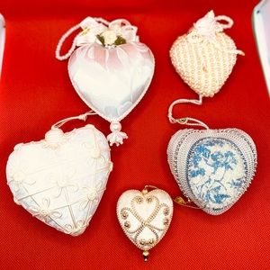 VINTAGE HEARTS CHRISTMAS VICTORIAN STYLE ORNAMENTS, Made in Philippines lot of 5